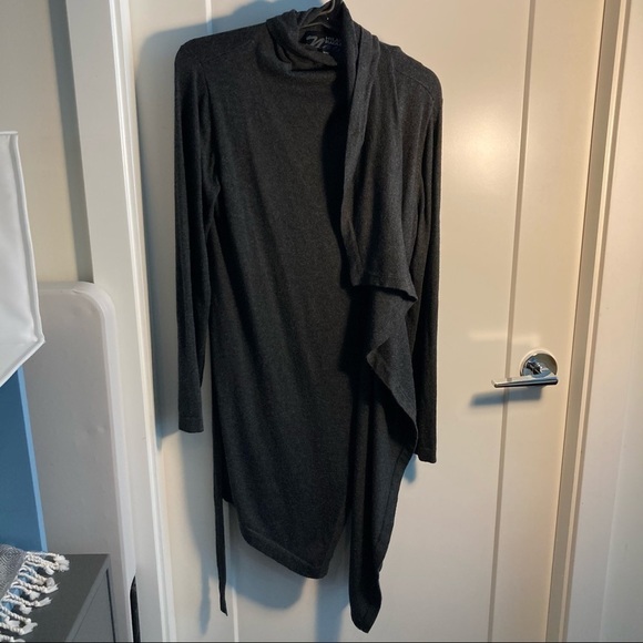 𝅺HILARY RADLEY Sz M Grey Wrap Cardigan With Belt Cozy  And Soft Cascade Front - Picture 3 of 4